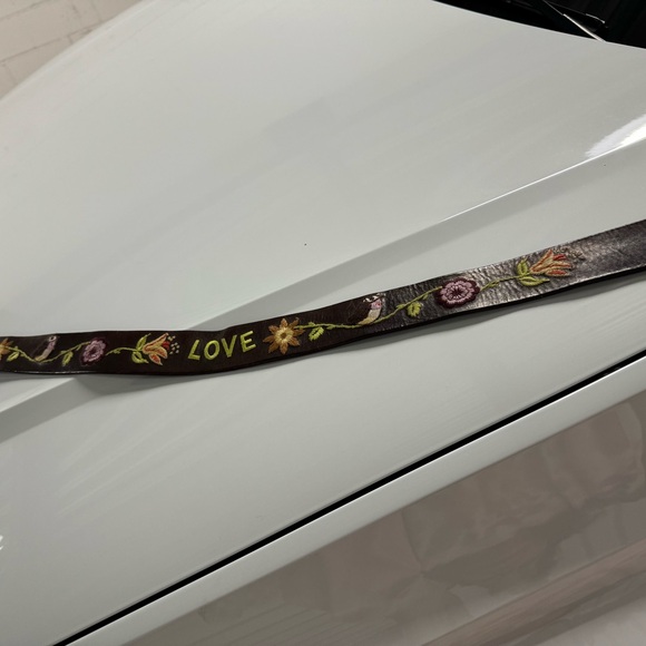 Linea Pelle embroidered leather love bird belt size LARGE - Picture 13 of 13
